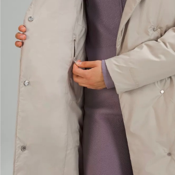Pre LOVED Lululemon Insulated Trench - Picture 4 of 12
